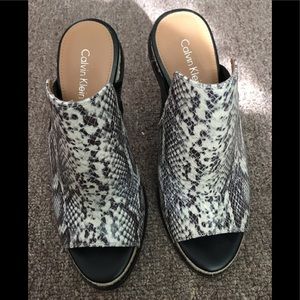 Snake skin summer sandal heel